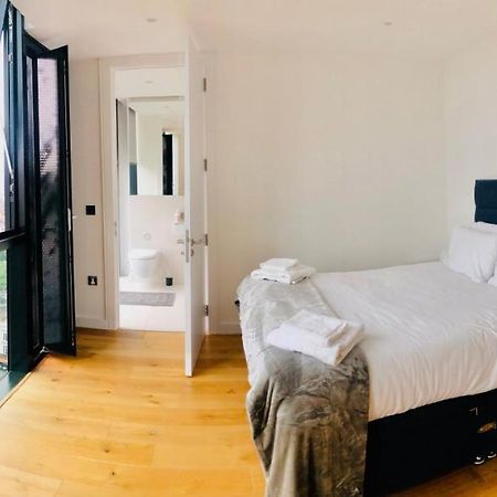 Luxury 2 Bedroom Apartment 20 Min From Central Londra Dış mekan fotoğraf