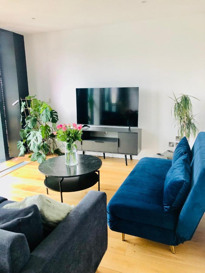 Luxury 2 Bedroom Apartment 20 Min From Central Londra Dış mekan fotoğraf