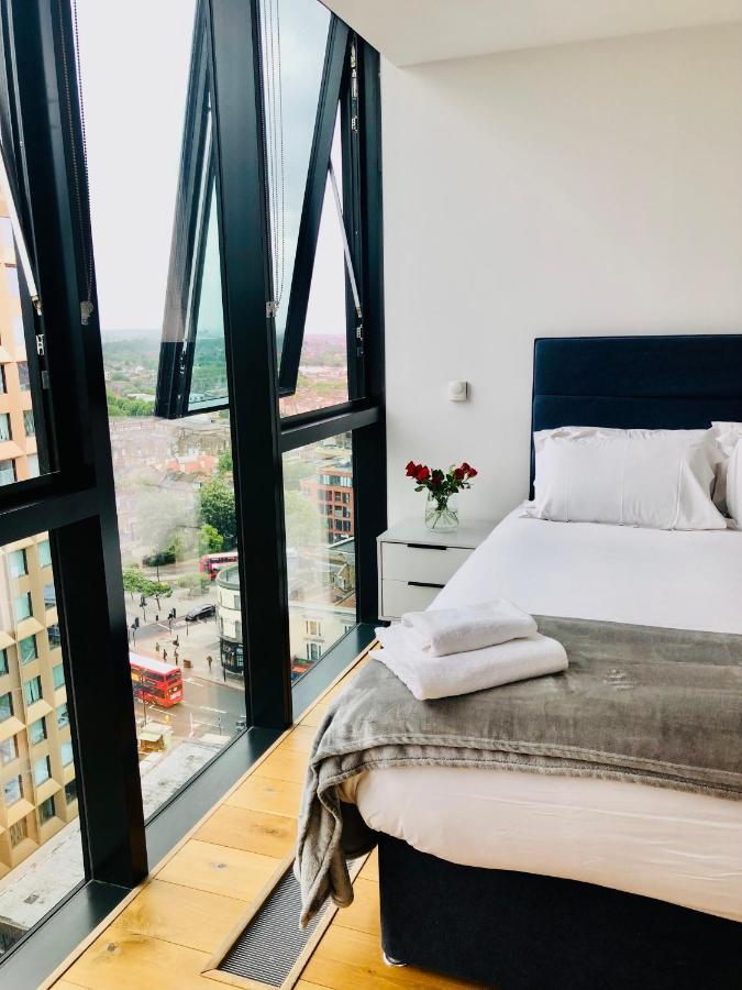 Luxury 2 Bedroom Apartment 20 Min From Central Londra Dış mekan fotoğraf