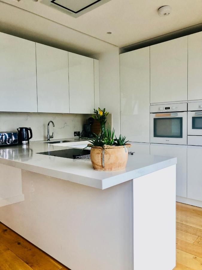 Luxury 2 Bedroom Apartment 20 Min From Central Londra Dış mekan fotoğraf