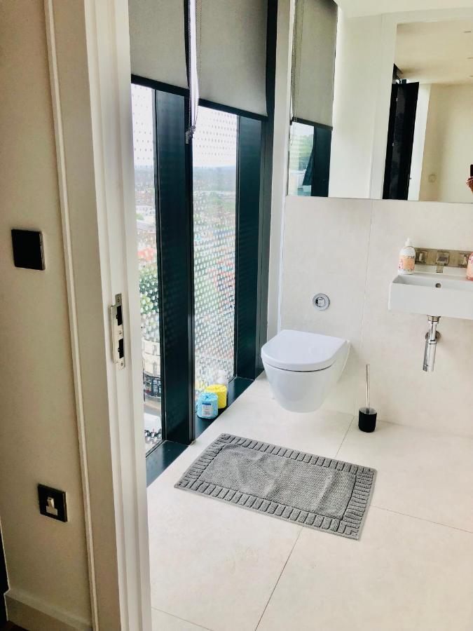 Luxury 2 Bedroom Apartment 20 Min From Central Londra Dış mekan fotoğraf
